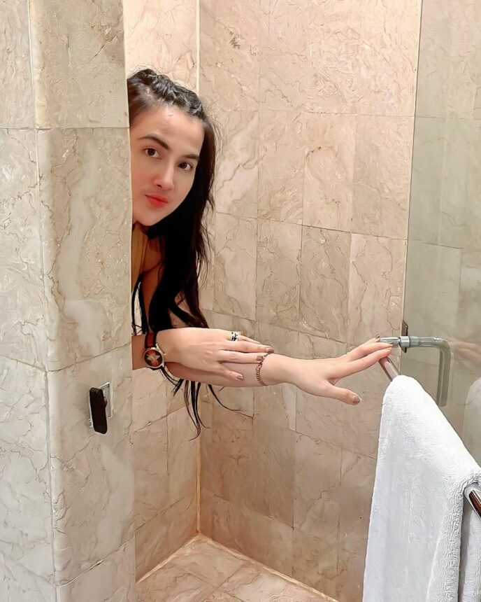 Takut Kegiatan Mandinya di Intip, Wajah Tanpa Make Up Dianna Dee Starlight Dipuji Kayak 20 Tahunan 2 Takut Kegiatan Mandinya di Intip, Wajah Tanpa Make Up Dianna Dee Starlight Dipuji Kayak 20 Tahunan