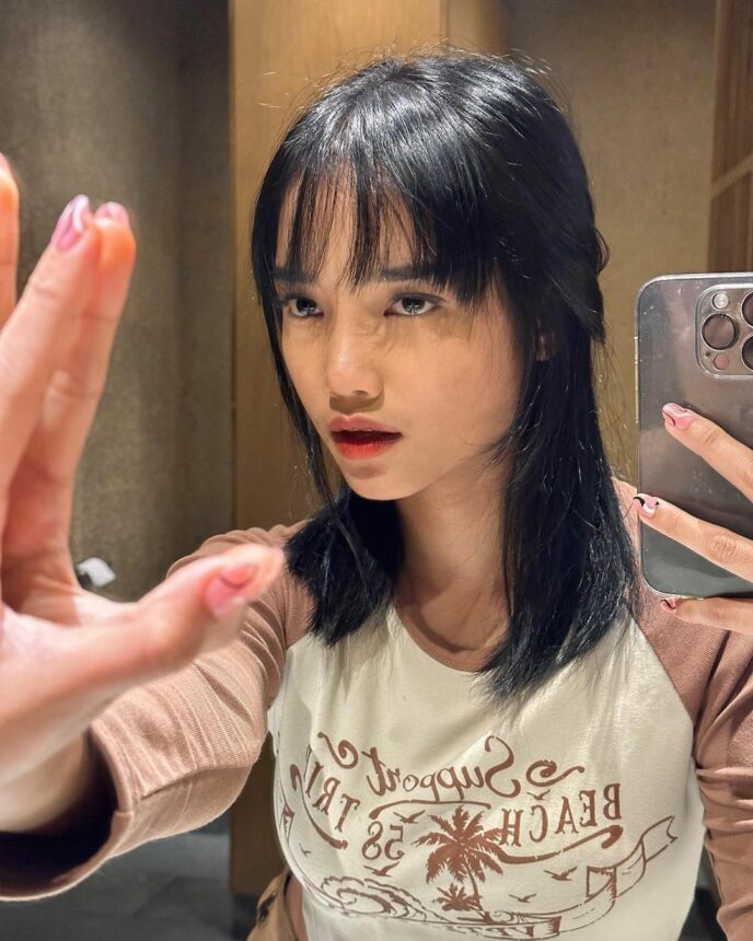 Jangankan Netizen, Kaca Aja Bisa Insecure Lihat Beningnya Wajah Fuji Saat Selfie 5 Lampiran Gambar