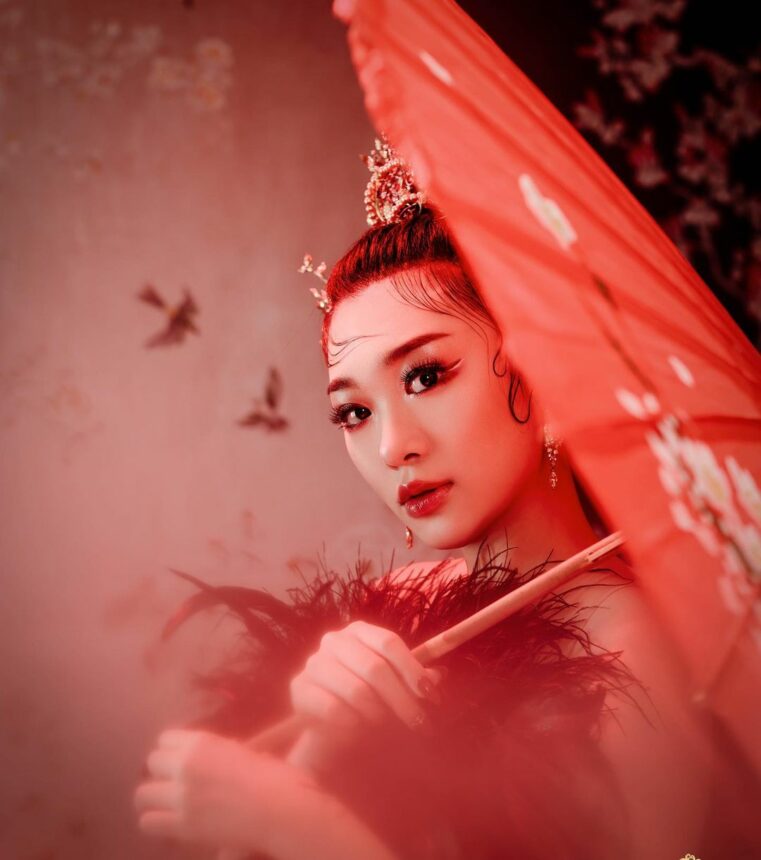 Potret Cantik Livy Renata Dengan Konsep Perayaan Imlek