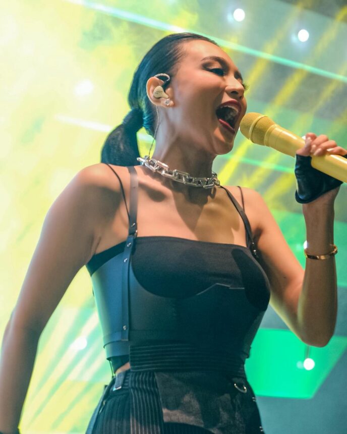 Mau Pake Outfit Serba Hitam Ala Pemakaman Pun, Wika Salim Tetap Jadi Janda Idola Banyak Pria 4 Lampiran Gambar