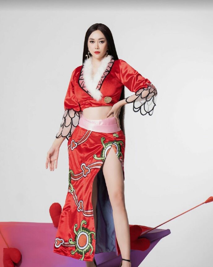 Intip Beda Gaya Aura Kasih Dengan Baju Warna Ungu Vs Merah, Seksian Mana? 3 Lampiran Gambar