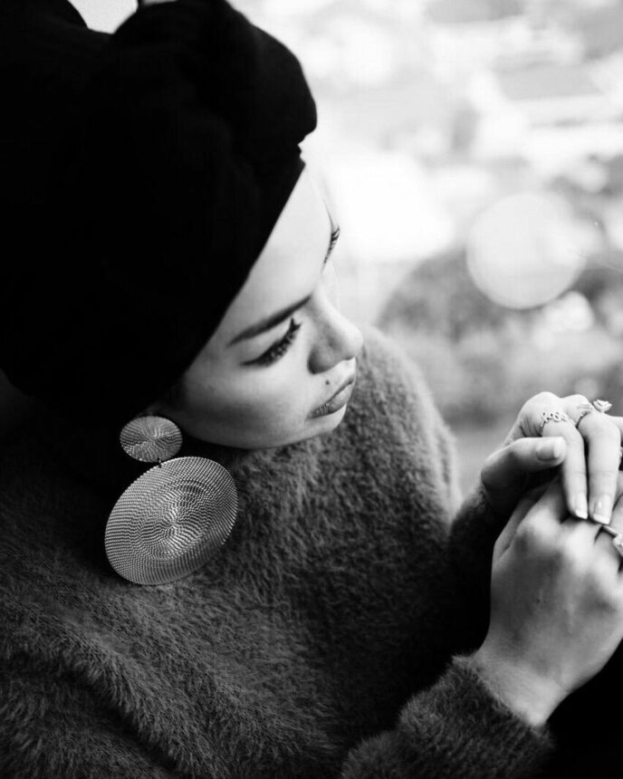 Wow, Nikita Mirzani Kembali Tampil Tertutup, Mau Berhijab Lagi Nih? 3 Lampiran Gambar