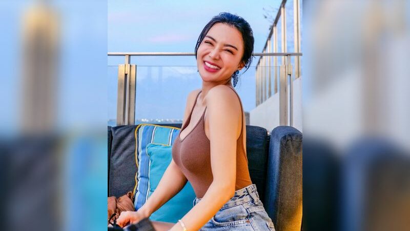 Cekricek.id - Pedangdut cantik Wika Salim mengaku sudah memiliki 4 anak. Padahal diketahui ia baru berstatus pacaran dengan Max Adam.