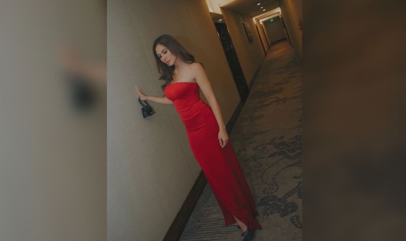 Intip Kecantikan Wulan Guritno Dengan Gaun Merah, Bodi Tipisnya Curi Perhatian 8 Lampiran Gambar