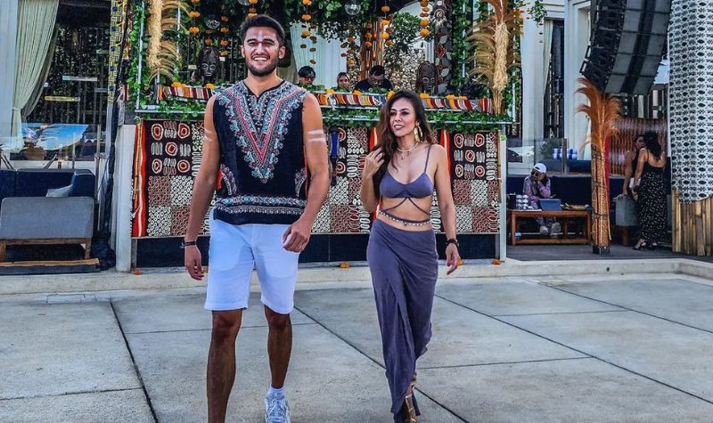 Cekricek.id - Netizen kembali dibuat iri ketika melihat kebersamaan Wulan Guritno beserta kekasihnya saat joget bareng, mirip putri Jasmine