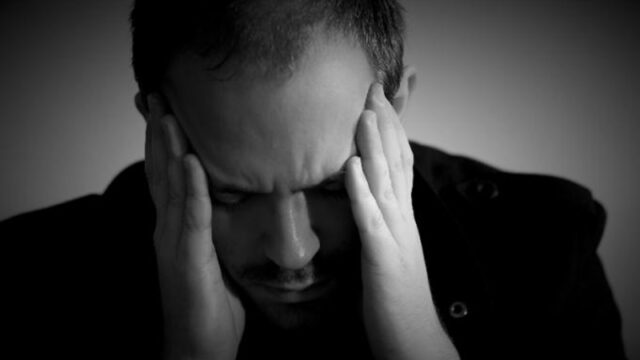 Akhlak yang paling buruk yang tidak patut untuk dicontoh apalagi dipraktekkan ialah emosional yang dapat mengakibatkan dampak luar biasa.