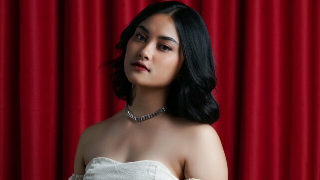Mengenal Penyanyi Cantik Tival yang Baru Rilis Lagu "Jangan Bersembunyi"
