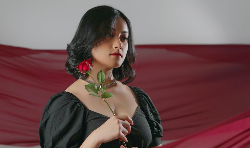 Mengenal Penyanyi Cantik Tival  yang Baru Rilis Lagu "Jangan Bersembunyi"