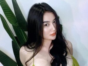 Pamela Safitri terang terangan mengatakan bahwa saat tidur, ia tidak pernah memakai bra, menurutnya tidur tidak pakai bra rasanya legah dan enak.