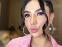 Siva Aprilia hebohkan jagat maya dengan unggahan sebuah foto seksinya yang mengenakan baju terbuka dengan memperlihatkan belahan dada.