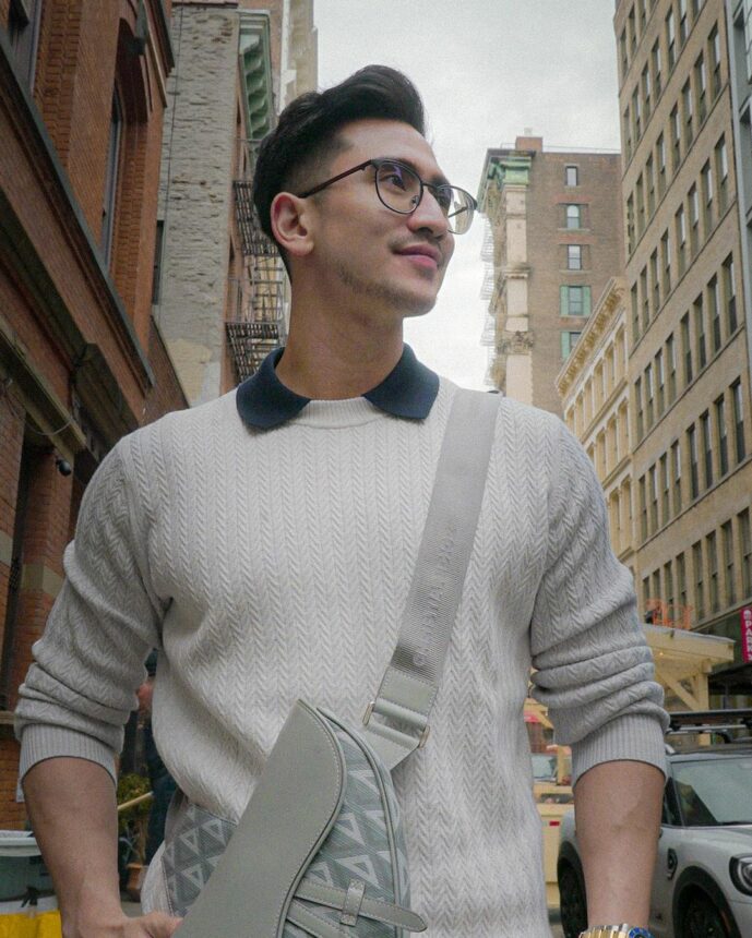 Cekricek.id, Berita Seleb dan Berita Artis – 
Verrell Bramasta Ikut Pertemuan Partai, Netizen Bilang Begini