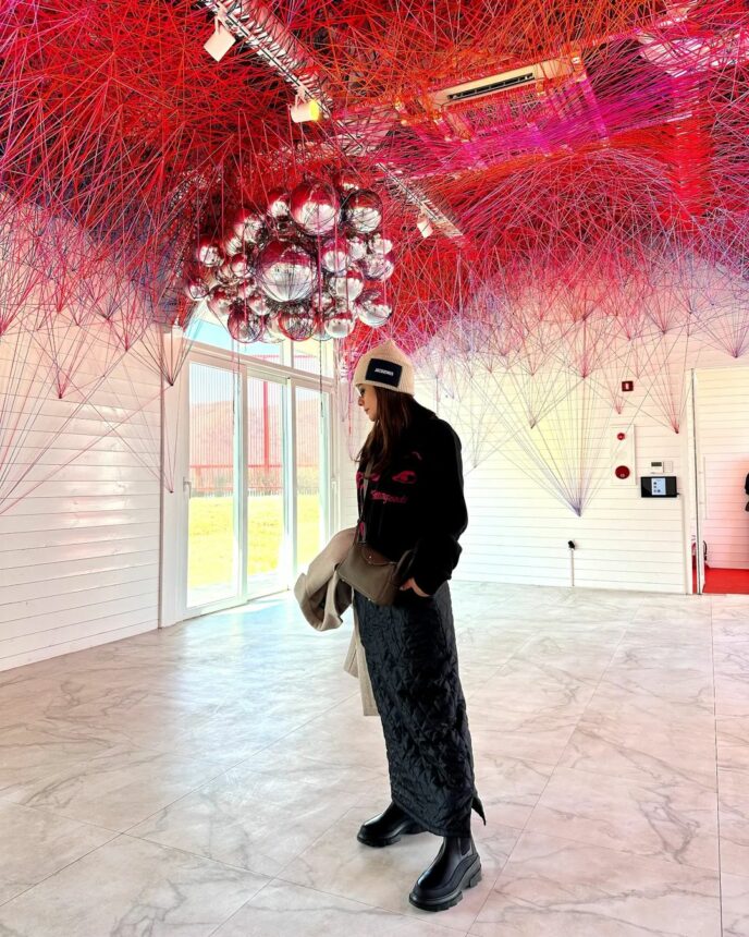 Cekricek.id, Berita Seleb dan Berita Artis - Wulan Guritno Sendirian Jalan-jalan ke Korea, Netizen Kepo Kekasihnya