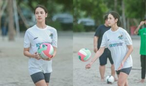 Cekricek.id - Anya Geraldine rupanya tak hanya jago saat bermain tenis, namun juga piawai dalam olahraga voli pantai. Meski kali pertama mencoba permainan bola besar tersebut, namun dia sudah terlihat begitu nyaman mengayunkan tangan untuk melambungkan benda bola.