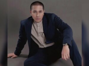 Cekricek.id – Penyanyi dan politikus Ressa Herlambang mengakui satu fakta yang mengejutkan semua orang. Dikenal sebagai penyanyi sukses dengan banyak penghargaan yang menyertainya, tak ada yang tahu bahwa dirinya telah mengalami masa sulit selama 12 tahun lamanya.