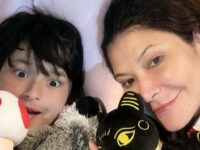 Cekricek.id – Tamara Bleszynski saat ini sudah menginjak usia 48 tahun. Di umurnya yang sudah hampir setengah abad, penampilannya masih terlihat sangat cantik dan awet muda. Bukan hanya dengan riasan make up, bare face yang dia pamerkan dalam beberapa foto juga sukses menyita perhatian.