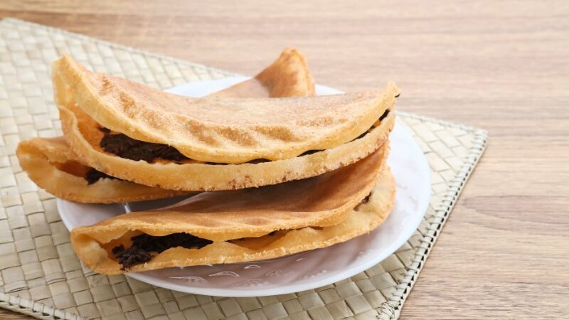 Cekricek.id – Cemilan adalah salah satu menu makanan yang paling ditunggu-tunggu untuk menemani waktu bersantai. Bukan hanya itu, orang-orang yang mengerjakan tugas atau menyelesaikan pekerjaan dengan berdiam diri dalam waktu lama juga sangat membutuhkan asupan makanan untuk meningkatkan mood dan semangat.