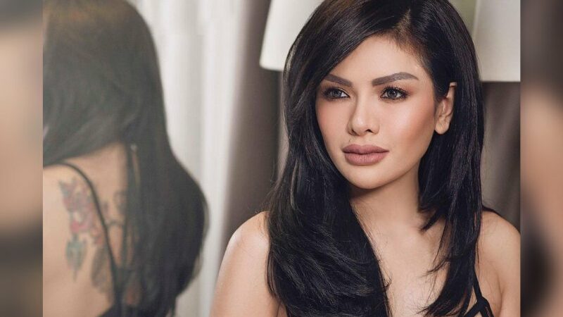 Cekricek.id – Nikita Mirzani diledek netizen berkat tulisan yang dia sisipkan dalam unggahan terbaru di sosial media. Meski berniat bercanda, dia menulis bahwa dirinya ingin membagi-bagikan uang kepada warganet. Namun, guyonan itu malah mendapat balasan yang menohok.