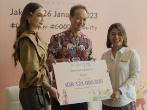 Cekricek.id – Sebagai artis cantik yang selalu tampil glamour, Luna Maya sukses menuai banyak respon positif yang memuja pesonanya. Dari berbagai unggahan yang dia bagikan di media sosial, tak ada yang berani mencelanya karena dia begitu dipuja oleh para penggemar. Namun, selain penampilan, artis cantik itu rupanya juga memiliki sifat baik hati dan juga dermawan.