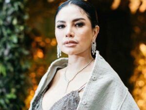Cekricek.id, Berita Artis dan Berita Seleb - Nikita Mirzani malah mendoakan agar anaknya dihukum oleh Allah., usai membaca Al Quran