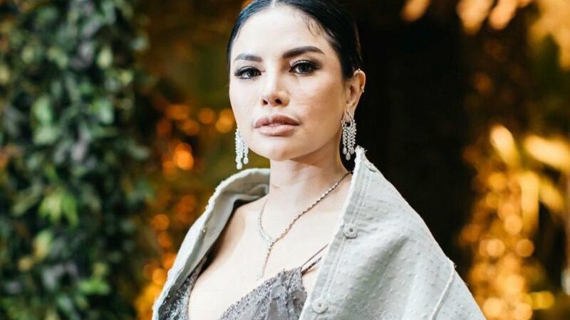 Cekricek.id, Berita Artis dan Berita Seleb - Nikita Mirzani malah mendoakan agar anaknya dihukum oleh Allah., usai membaca Al Quran