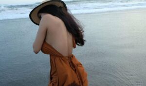 Cekricek.id – DJ Joana berhasil membuat para pengikutnya ketar-ketir karena sebuah foto yang dia unggah di media sosial. Disc jockey berparas cantik dengan tubuh ramping dan bohai itu tidak hanya menyita perhatian dengan penampilannya namun juga karena keterangan yang dia sertakan pada unggahan  tersebut.