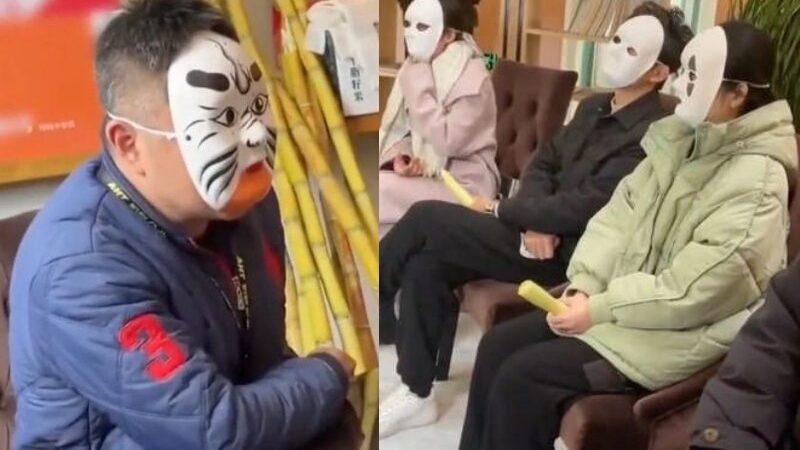 Cekricek.id – Demi menghindari diskriminasi agar dapat berlaku adil dalam merekrut karyawan, sebuah perusahaan di Chengdu, China memiliki solusi jitu yang terdengar aneh. Meski begitu, mereka sukses menuai pujian karena dianggap telah berhasil menghindari tindakan pilih kasih tersebut.