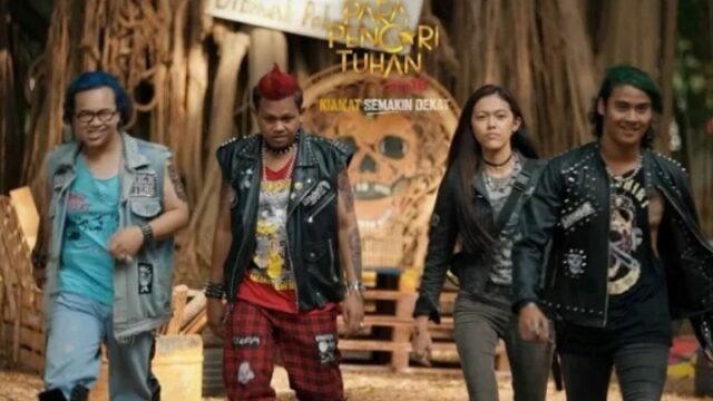 Cekricek.id, Film – “Para Pencari Tuhan Jilid 16” hadir kembali menemani umat muslim dalam menjalankan aktifitas di bulan Ramadhan. Sama seperti puasa di tahun-tahun sebelumnya, kini sitcom tersebut kembali dengan season terbaru dan pemain yang berbeda juga.