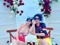 Denise Chariesta unggah foto mesra bersama kekasih dengan caption meminta saran mencarikan tanggal bagus untuk meresmikan hubungannya.