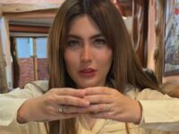 Cekricek.id, Berita Artis dan Berita Seleb - Artis cantik Angela Lee dipuji cocok sebagai seorang tukang tato, karena terlihat sangar selain cantik