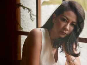 Cekricek.id - Atien Simon kini dengan terang-terangan mengajak netizen untuk main dan adu tatap-tatapan. Tetapi rupanya banyak netizen gak kuat