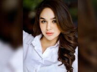 Cekricek.id - Berkat paras manis yang dimiliki Hana Hanifah membuat netizen menyatakan ia pantas menjadi gambaran wanita tercantik di bumi.