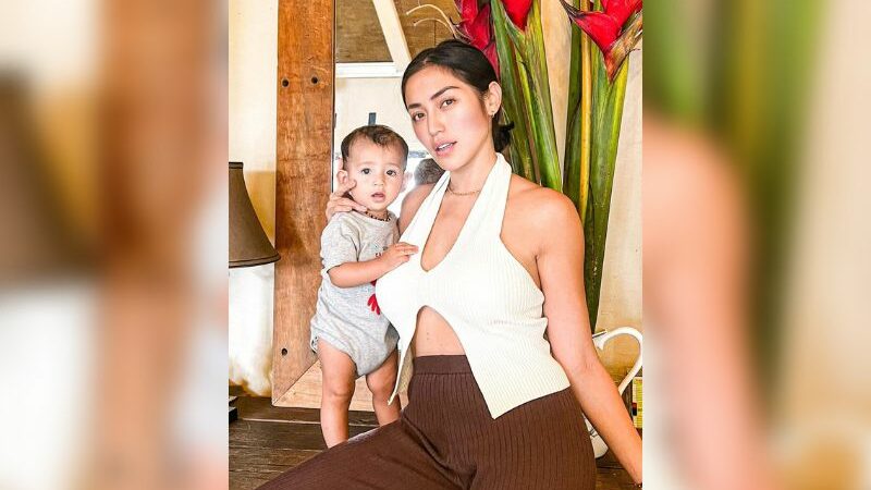 Cekricek.id - Netizen lagi-lagi mengkritik berkaitan dengan sebuah pakaian yang digunakan oleh Jessica Iskandar. Karena dianggap tak mendidik