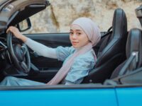 Cekricek.id - Pesona Lesti Kejora saat mengendarai sebuah mobil mewah begitu dipuji netizen. Karena wajah cantiknya ini mirip beras pulen