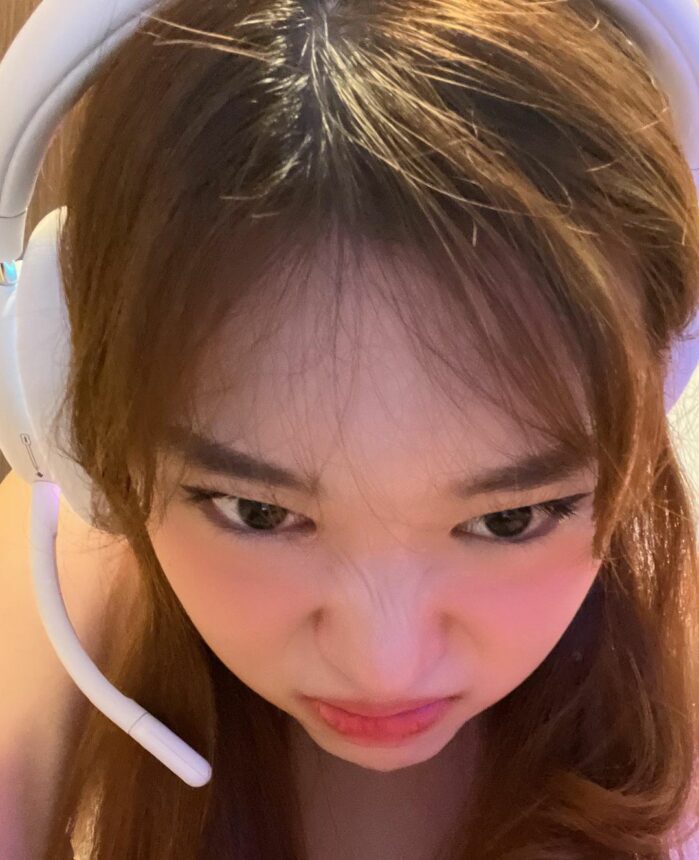 Terlalu Glowing, Ketiak Livy Renata Dianggap Lebih Cerah Dibanding Masa Depan 6 Cekricek.id, Berita Artis dan Berita Seleb - Terlalu Glowing, Ketiak Livy Renata Dianggap Lebih Cerah Dibanding Masa Depan