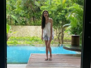 Cekricek.id - Artis cantik Mikha Tambayong sedang menikmati waktu liburan honeymoon bersama suami di Bali, badannya dinilai terlalu kurus