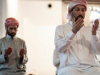 Cekricek.id, Portal Islam - Tobat Lalu Maksiat Lagi Apa Bisa Diampuni oleh Allah?