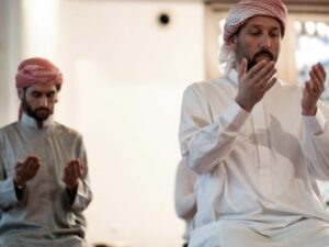 Cekricek.id, Portal Islam - Tobat Lalu Maksiat Lagi Apa Bisa Diampuni oleh Allah?