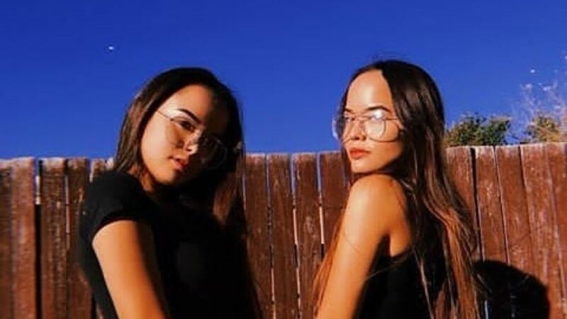 Cekricek.id - Netizen heboh aksi bersyukur dengan nama panggung The Connell Twin, bersyukur terkenal lewat konten dewasa