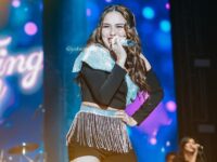 Ayu Ting Ting kedapatan manggung dengan memekai kostum ala-ala Jennie Blackpin, netizen lantas menyoroti penampilannya tersebut.