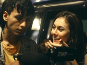 Jefri Nichol beberkan rasa pernah ciuman dengan aktris senior Wulan Guritno yang sempat satu film bareng, Kamis (16/03/2023).