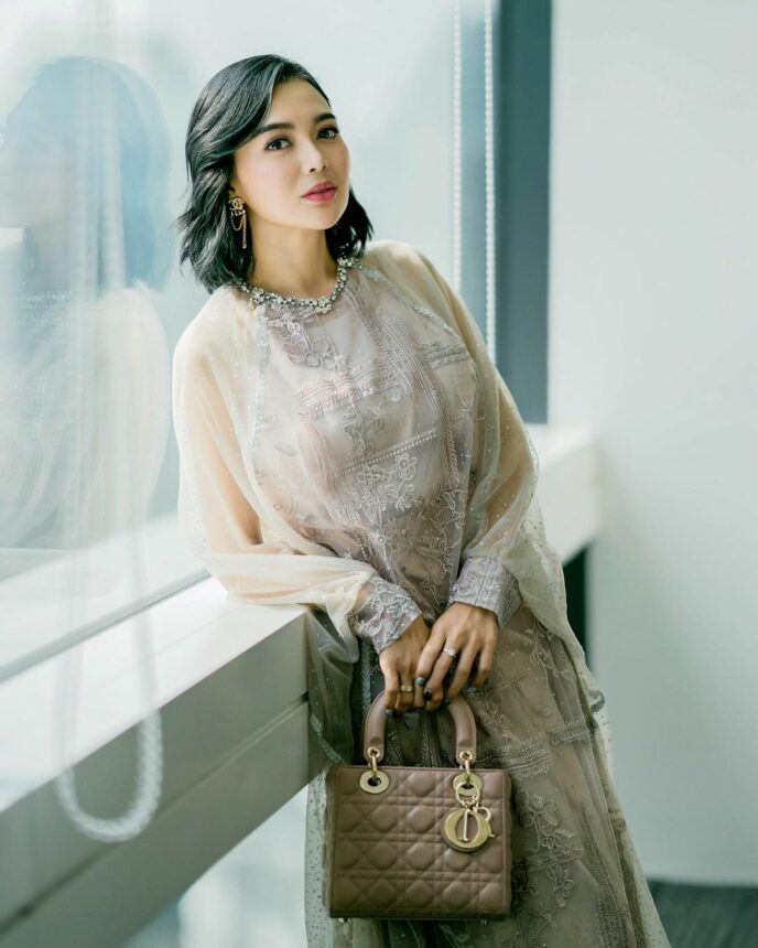 Cekricek.id, berita seleb dan berita artis - Outfit Nuansa Ramadhan Wika Salim Dicemooh, Meski Lebih Tertutup Tapi Transparan