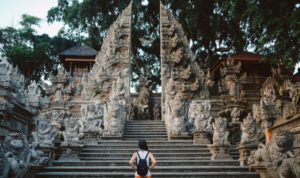 Cekricek.id - Turis Rusia Ramai Ngungsi ke Bali, Ada yang Menetap Hingga Menjadi Pekerja Gelap