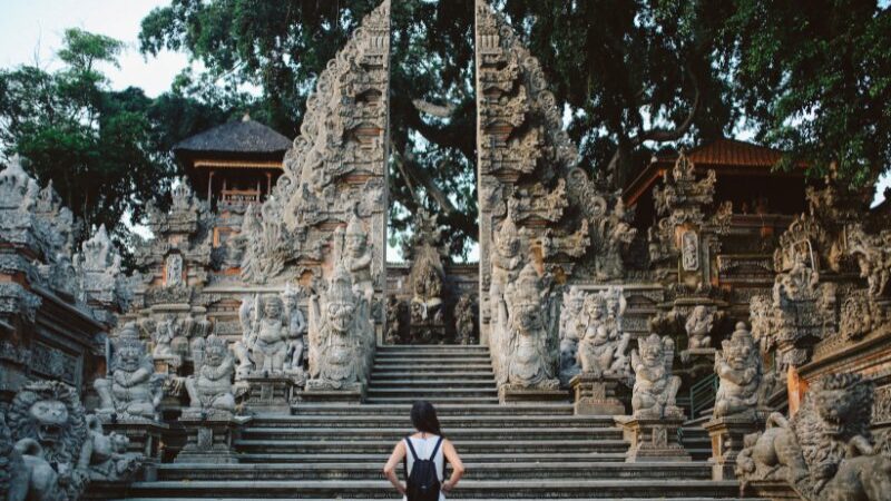 Cekricek.id - Turis Rusia Ramai Ngungsi ke Bali, Ada yang Menetap Hingga Menjadi Pekerja Gelap