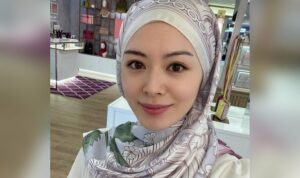 Cekricek.id, Berita Seleb dan Berita Artis – Ayana Moon, selebgram asal Korea Selatan yang sudah menjadi mualaf saat duduk di bangku SMA ini sukses mengejutkan pernggemar dengan fakta baru yang disampaikannya. Selama menyandang status jomblo, ternyata ada banyak orang yang mengantre untuk melamar dirinya sebagai calon istri.