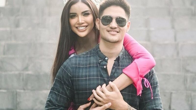 Cekricek.id, Berita Seleb dan Berita Artis – Selebgram transgender Millen Cyrus belakangan ini tampak begitu gencar memamerkan potret dirinya berdua dengan pacar tampannya. Pria tinggi berparas rupawan itu sukses menyedot perhatian warganet karena tampil dengan pose mesra dengan sepupu Ashanty tersebut.