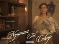 Cekricek.id, Musik – Raisa belum lama ini merilis lagu barunya yang bertajuk “Nyaman Tak Cukup”. Bercerita tentang seseorang yang diselingkuhi oleh pasangannya dengan alasan terlalu nyaman. Dia ingin ada tantangan, namun hal itu tak didapatkan karena hubungan yang adem ayem.