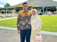 Cekricek.id, Berita Seleb dan Berita Artis – Tidak sedikit artis cantik yang memilih untuk menikah dengan pria sukses seperti pengusaha hingga pejabat. Tak jarang dari mereka memutuskan untuk vakum dari dunia hiburan dan fokus menjadi istri dan ibu rumah tangga yang baik.