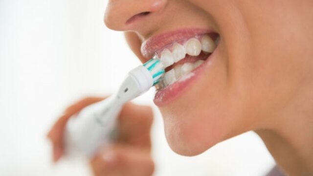 Cekricek.id, Portal Islam - Hukum Menggosok Gigi Saat Menjalankan Ibadah Puasa