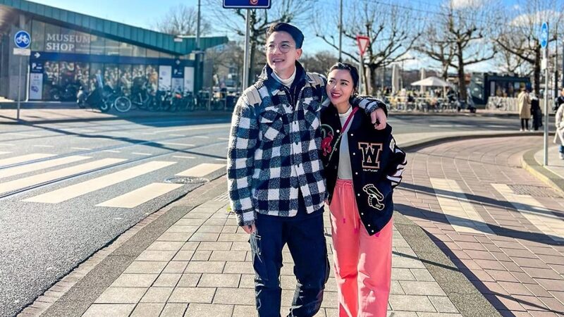 Wika Salim baru saja dilamar oleh sang kekasih Max Adam Kamil di Paris tepat di depan menara Eifel, apakah Wika akan menikah tahun ini?