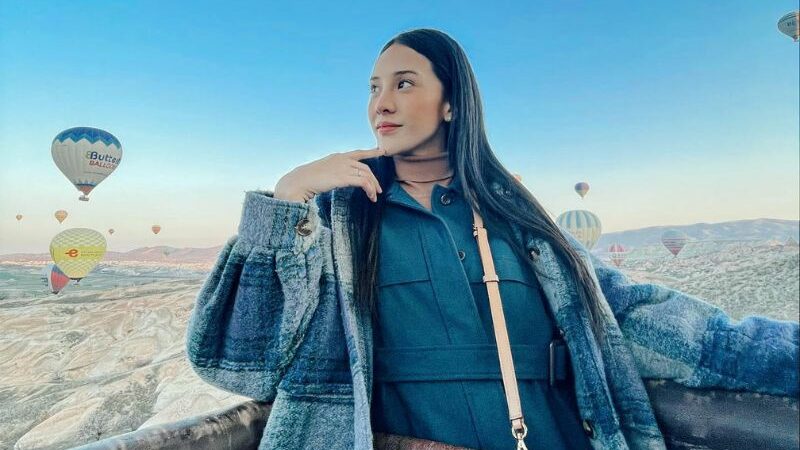 Cekricek.id, Berita Artis dan Berita Seleb - Belum lama ini Anya Geraldine mengunggah foto cantiknya di Cappadocia, dijuluki perebut mimpi